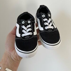 Vans old skool toddler size 6 black